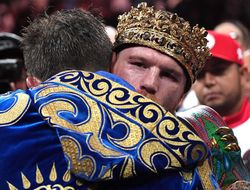 фото - Кто фаворит боя Альварес – Бенавидес? Мнение экс-тренера Головкина