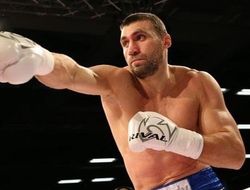 фото - Супертяж Выхрист не смог снести агрессивного мешкобойца Саглама, но победил досрочно