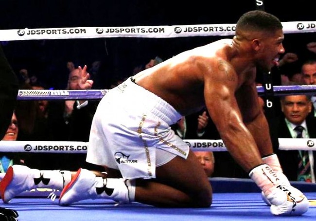 фото - Менеджер Кличко: Владимир был за один–два удара от победы в бою с Джошуа 