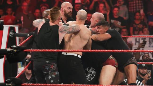 Неудержимый Тайсон Фьюри валит всех — яркие фото от WWE фото - Неудержимый Тайсон Фьюри валит всех — яркие фото от WWE