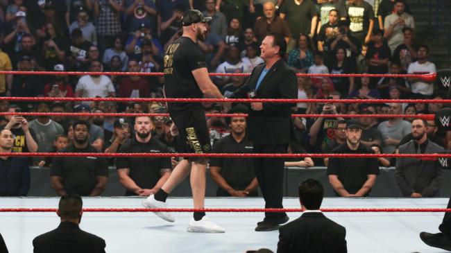 Неудержимый Тайсон Фьюри валит всех — яркие фото от WWE фото - Неудержимый Тайсон Фьюри валит всех — яркие фото от WWE