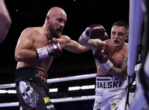 Махач заказывали? «Свирепый» Бабич падал, но побил Бальски — видео