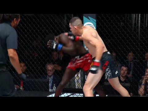 Гарсия забил Онаму, Кортес-Акоста нокаутировал Делию. Видео лучших моментов UFC Fight Night 263