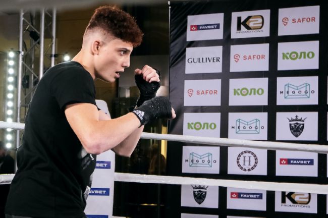 фото - Денис Беринчик и Виорел Симион провели открытую тренировку перед боем: фото