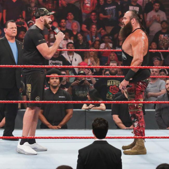 Неудержимый Тайсон Фьюри валит всех — яркие фото от WWE фото - Неудержимый Тайсон Фьюри валит всех — яркие фото от WWE