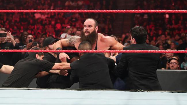 Неудержимый Тайсон Фьюри валит всех — яркие фото от WWE фото - Неудержимый Тайсон Фьюри валит всех — яркие фото от WWE