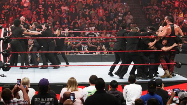 Неудержимый Тайсон Фьюри валит всех — яркие фото от WWE фото - Неудержимый Тайсон Фьюри валит всех — яркие фото от WWE