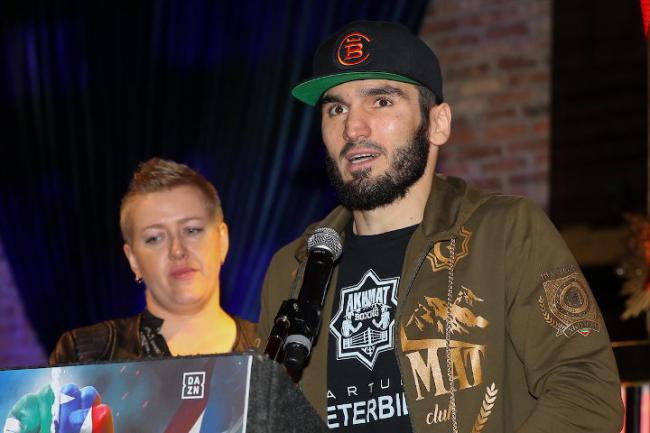 Бетербиев, Миллер, Варгас, Роман встретились лицом к лицу с оппонентами: фото фото - Бетербиев, Миллер, Варгас, Роман встретились лицом к лицу с оппонентами: фото