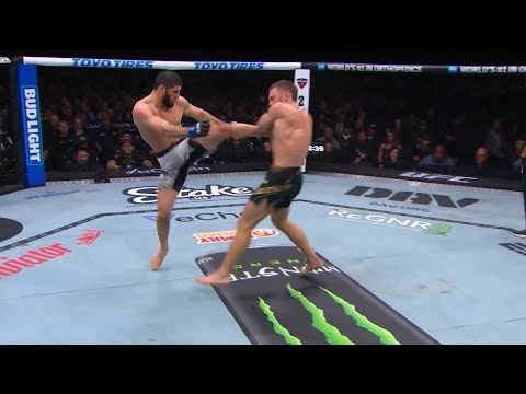 Махачев побил Маддалену, Шевченко разгромила Чжан. Видео лучших моментов UFC 322