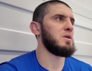 Деньги в PFL или наследие в UFC? Махачев о дилемме Нурмагомедова