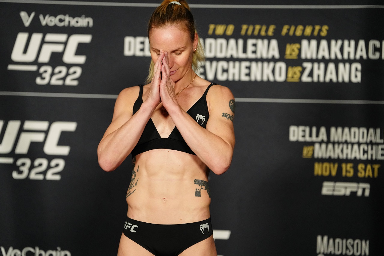 Действующие чемпионы UFC: список обладателей титулов