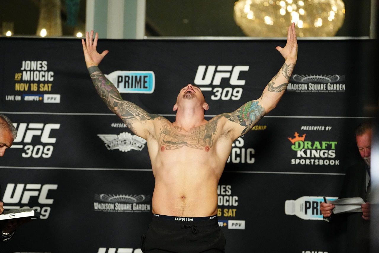 Действующие чемпионы UFC: список обладателей титулов Действующие чемпионы UFC: список обладателей титулов