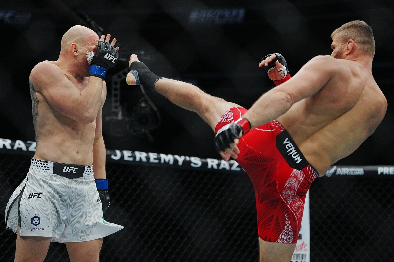 Крах чемпионов. Обзор UFC 323. Двалишвили и Пантожа потеряли титулы