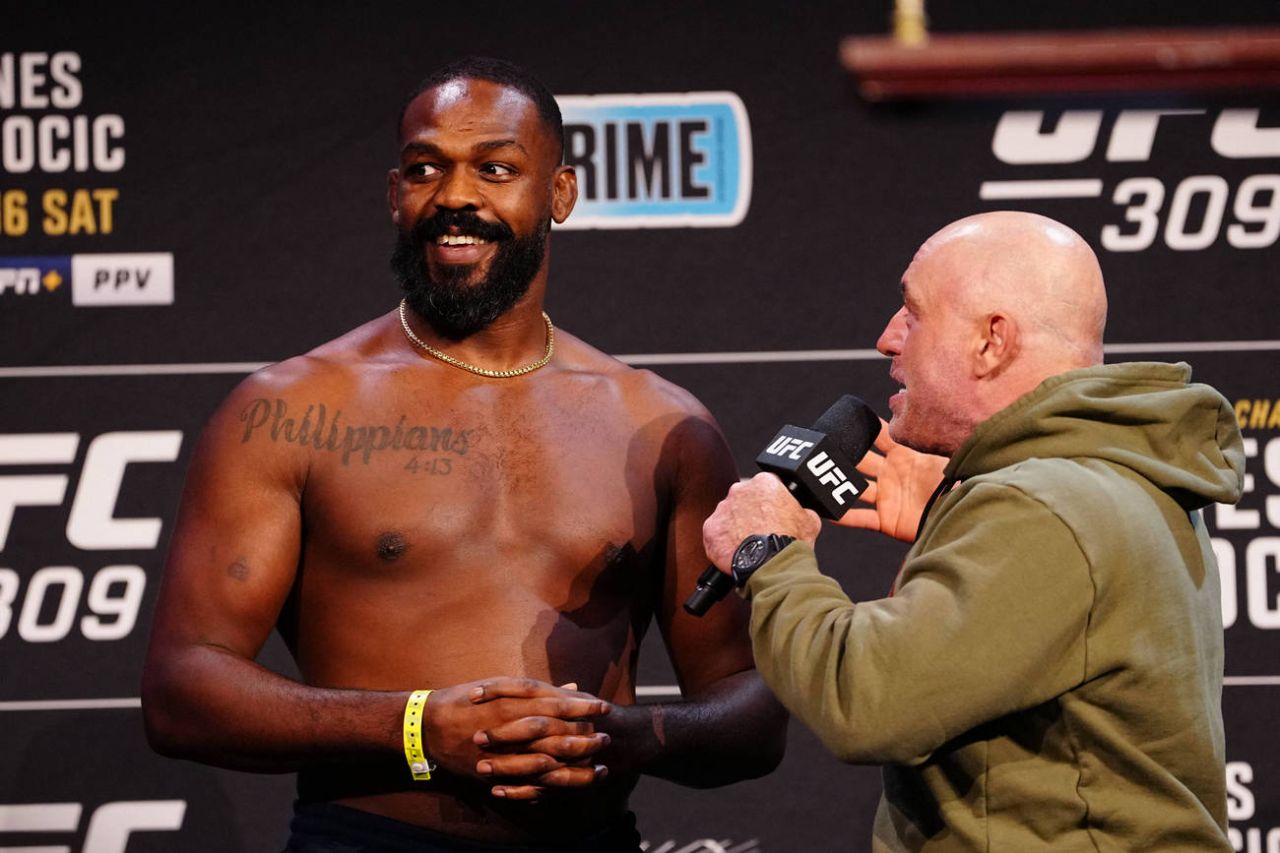 Инсайдер раскритиковал Уайта за ситуацию с Джонсом.jpg