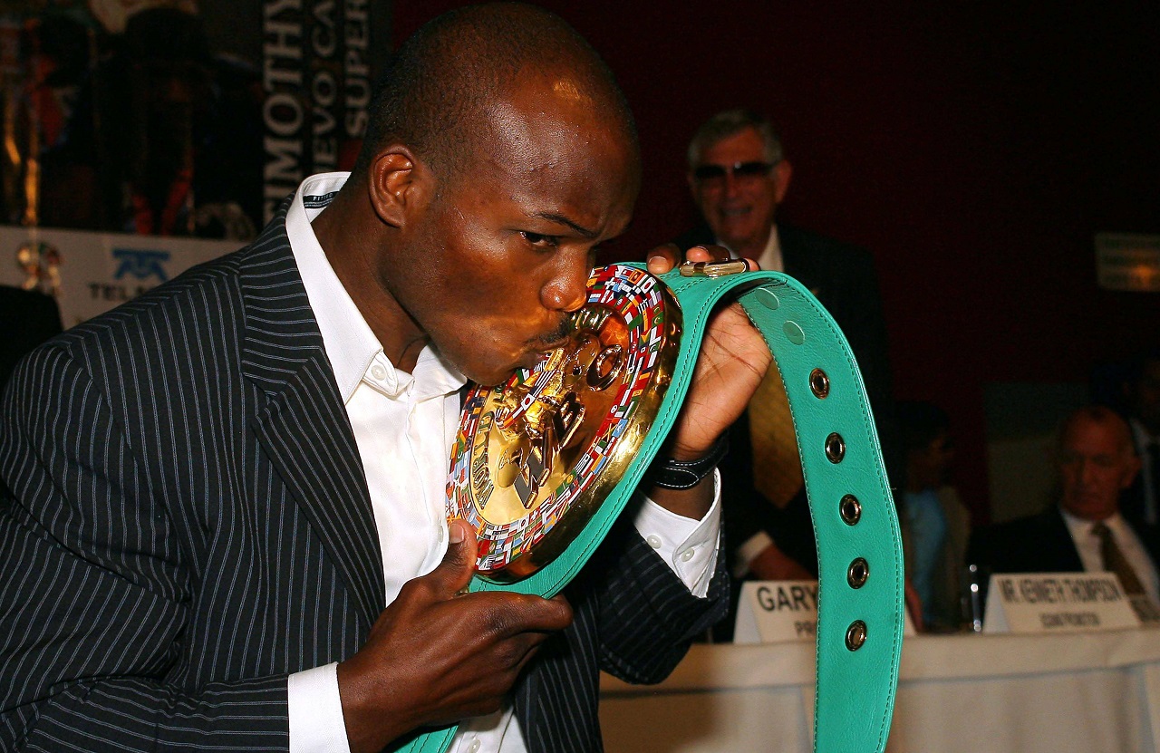 «Почему Усик дерётся с кикбоксёром?!» Брэдли разнёс все организации 