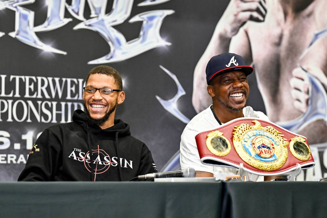 Брайан Норман био от vRINGe.jpg Брайан Норман био от vRINGe.jpg