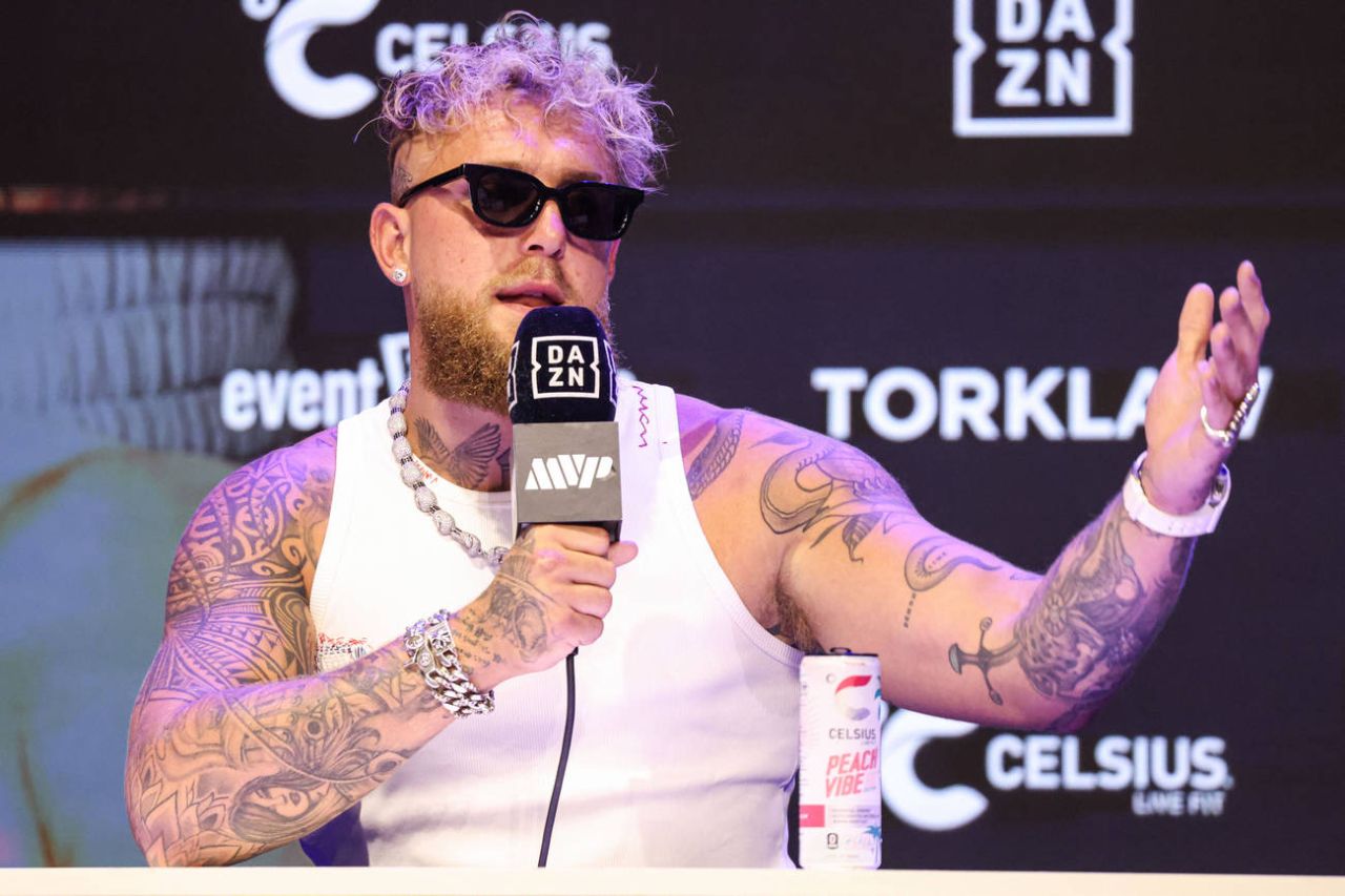 Пол пригласил в кемп экс-тренера Дюбуа. Реакция Нельсона.jpg