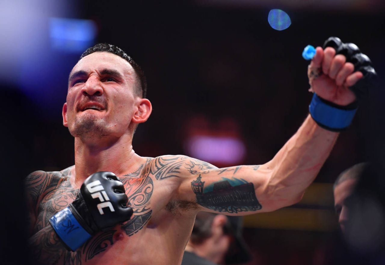 Главное правило бойцовского клуба. UFC 326: Макс Холлоуэй – Чарльз Оливейра 2.jpg