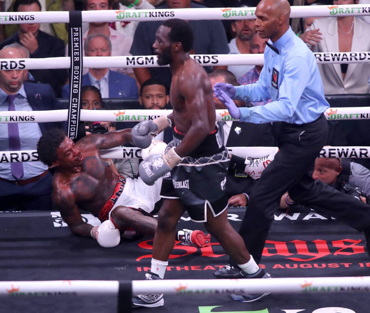 Внезапно? Великий Джонс будет тренировать Спенса.jpg