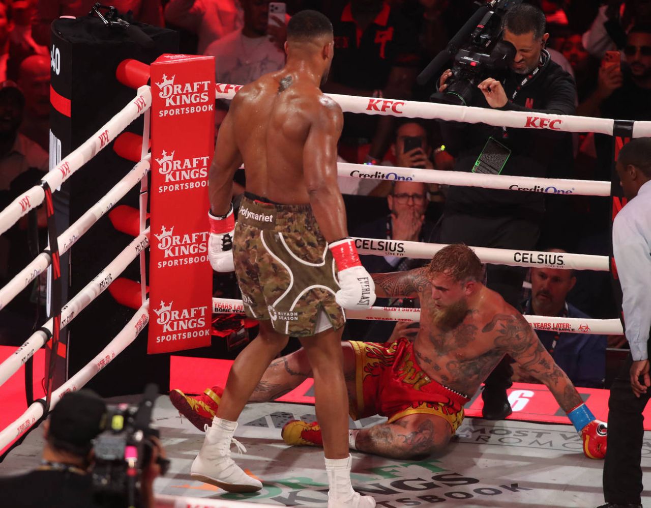 Пол утверждает, что потряс Джошуа. Реакция Хирна.jpg