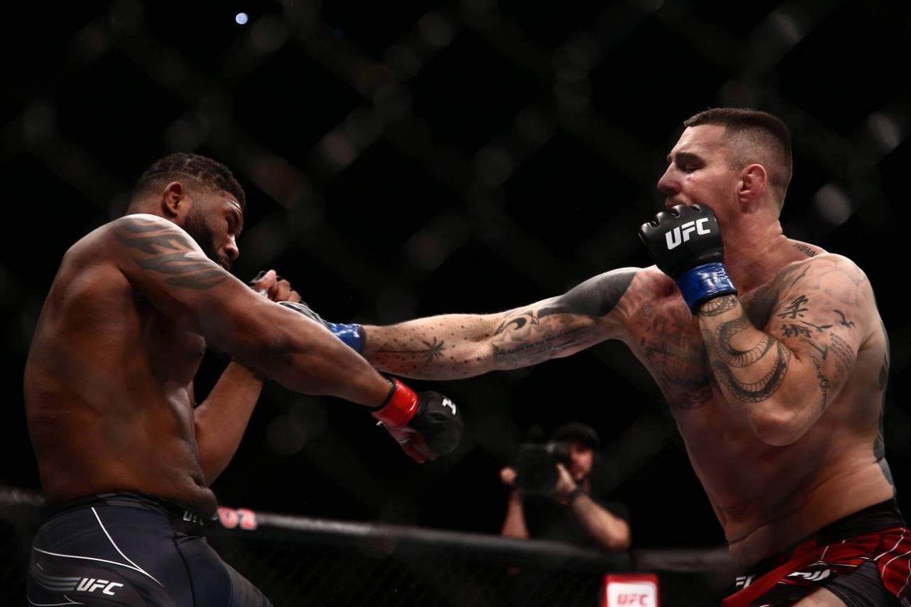 Блейдс встал на защиту Аспиналла и оценил перспективы Перейры в тяжёлом весе.jpg Блейдс встал на защиту Аспиналла и оценил перспективы Перейры в тяжёлом весе.jpg