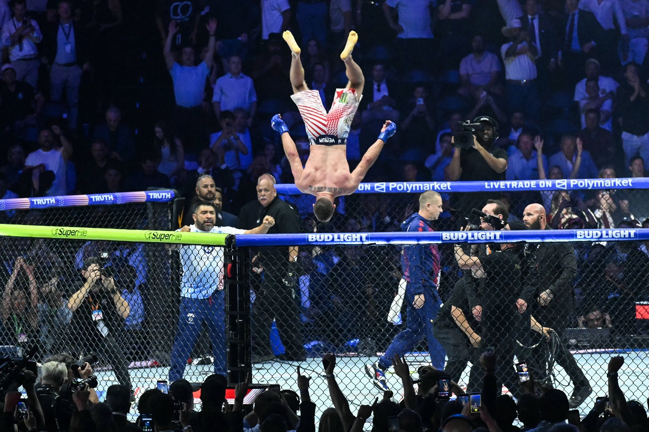 UFC White House: Топурия - Гэтжи. Обзор турнира, результаты боёв и видео лучших моментов UFC White House: Топурия - Гэтжи. Обзор турнира, результаты боёв и видео лучших моментов