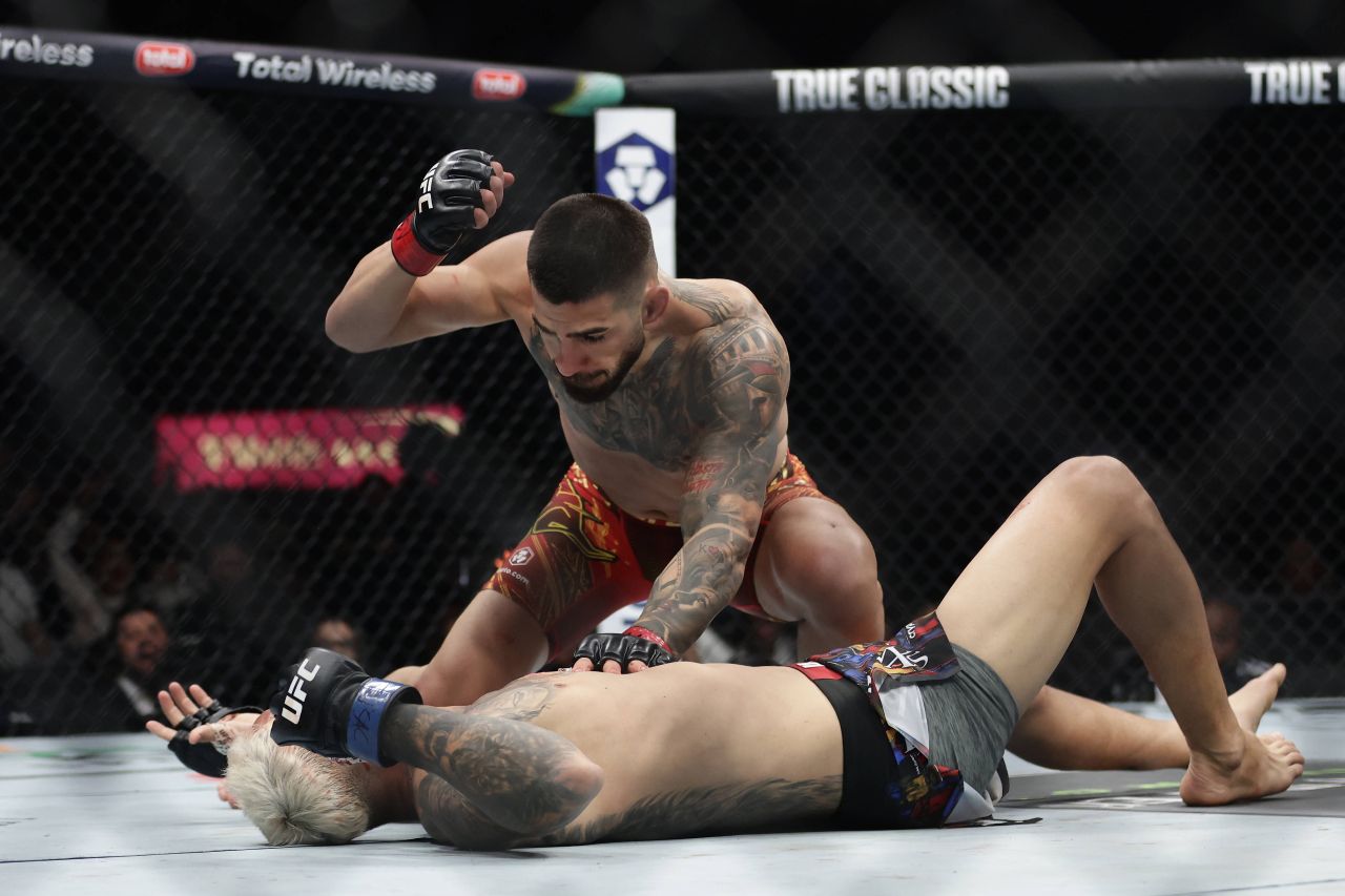 Топурия уже превзошёл Макгрегора — экс-чемпион UFC