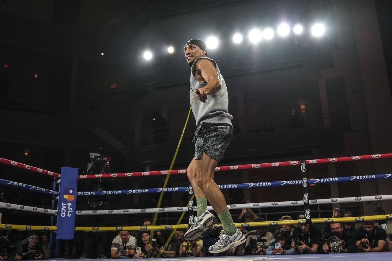 «Я побью его!» Теофимо Лопес о бое с Шакуром Стивенсоном «Я побью его!» Теофимо Лопес о бое с Шакуром Стивенсоном