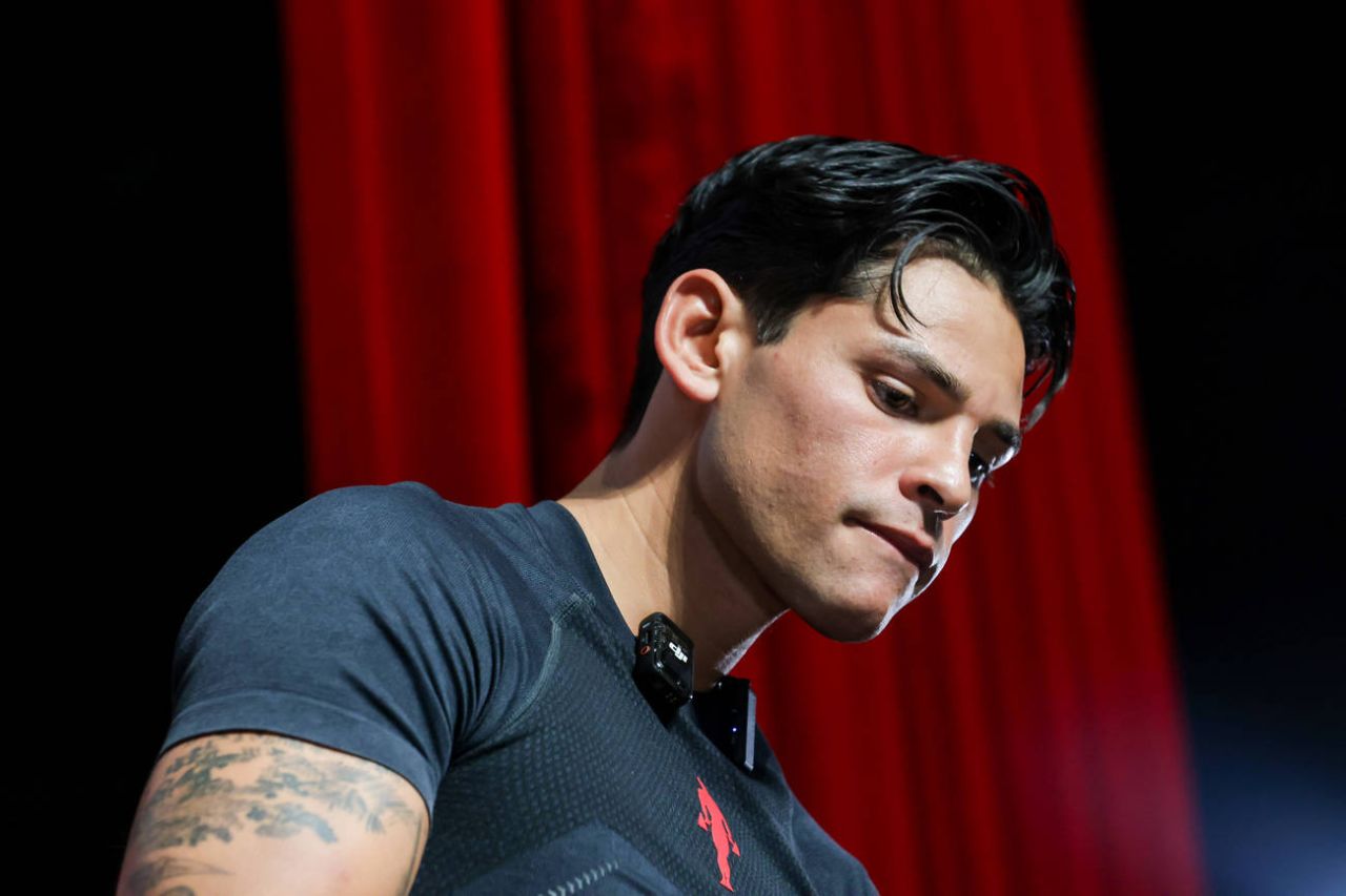 Гарсия и Царукян спорили о гонорарах в боксе и UFC.jpg