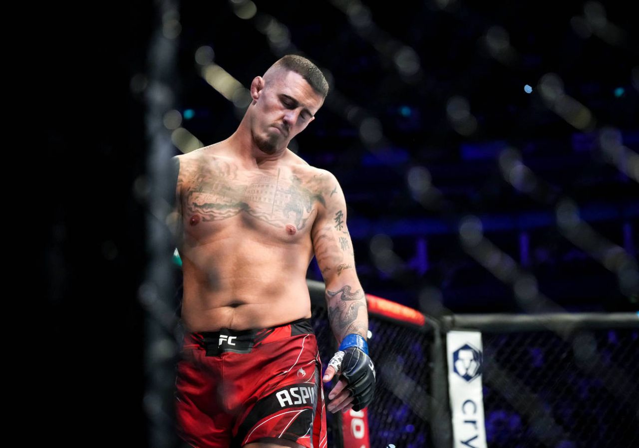 Аспиналл использовал свои лучшие актёрские качества — экс-чемпион UFC.jpg Аспиналл использовал свои лучшие актёрские качества — экс-чемпион UFC.jpg