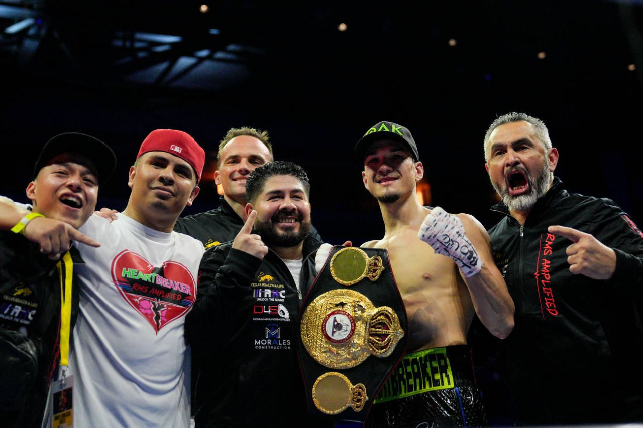 Скандал до начала боя, драка после схватки. Фигероа о победе над Боллом.jpg