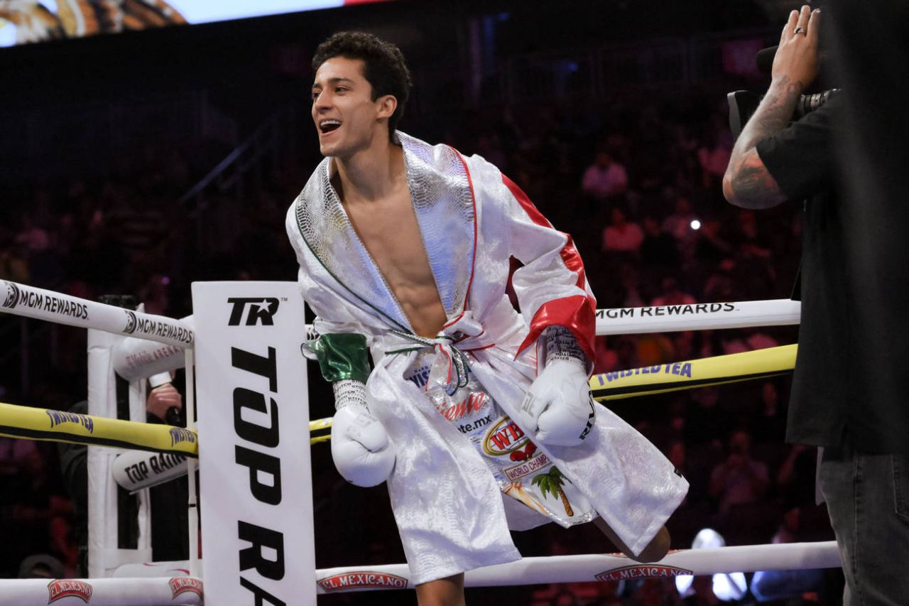 Действующие чемпионы мира по боксу.jpg