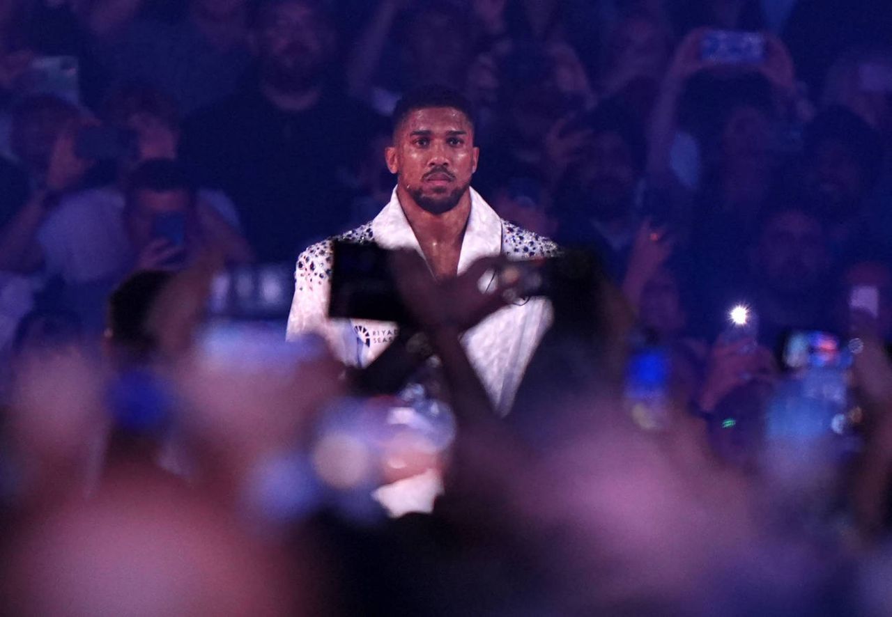 Мистер Одержимость. Фьюри побил Махмудова и бросил вызов Джошуа.jpg