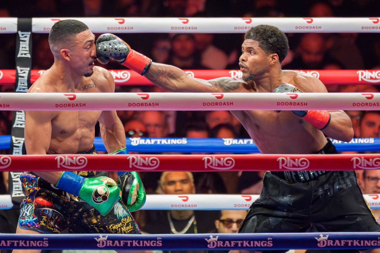 «Ты — ш**ха!» Бакли недоволен заявлениями Стивенсона и Кроуфорда.jpg