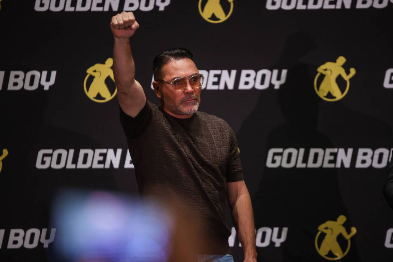 Хирн и Де Ла Хойя обвинили менеджера Ортиса в срыве боя с Эннисом. Есть ответ.jpg