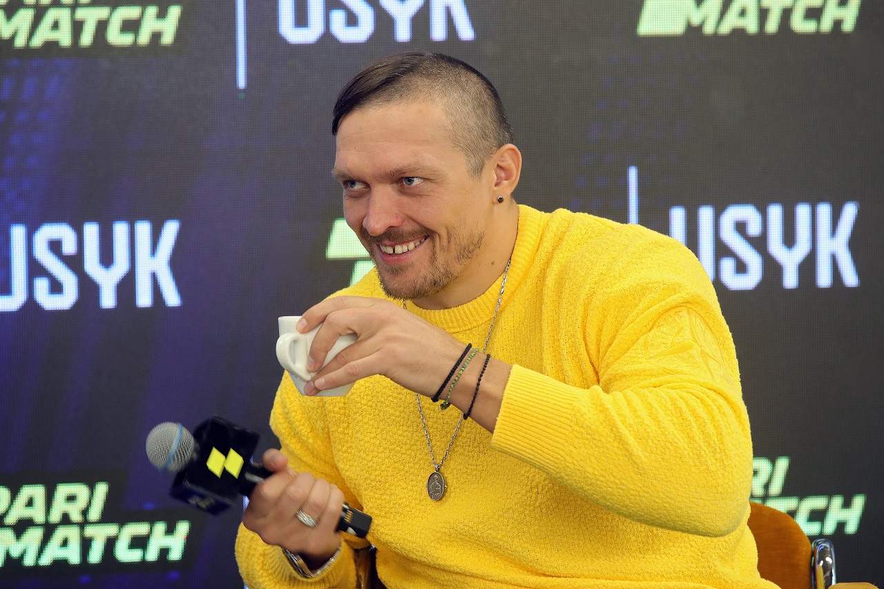 Интервью Александра Усика: «Я вижу, как ракеты и бомбы убивают украинцев»