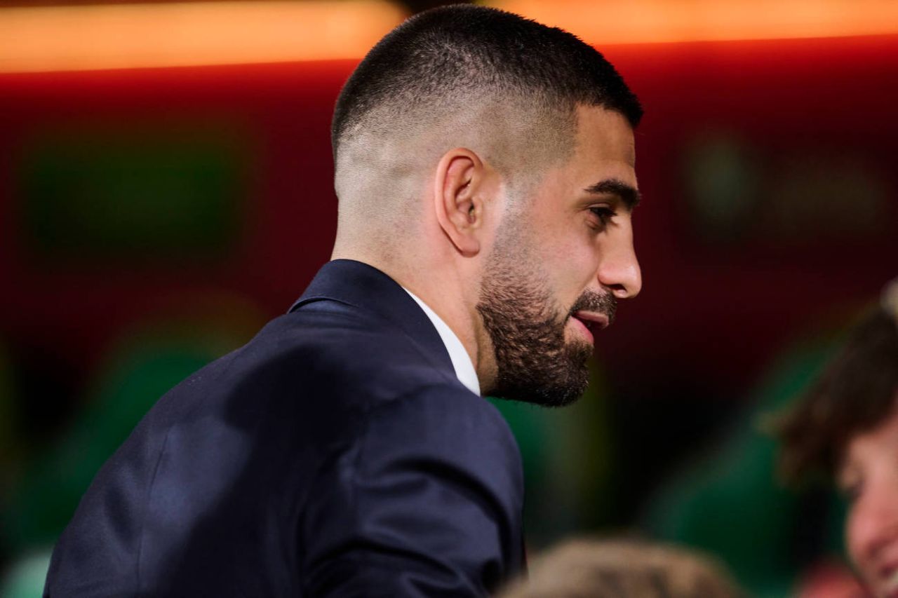 Топурия объяснил решение приостановить карьеру. Говорит, его шантажируют.jpg Топурия объяснил решение приостановить карьеру. Говорит, его шантажируют.jpg