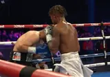 Сын двукратного олимпийского чемпиона продлил серию досрочек: видео