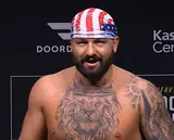 Жестокая жесть! Блейдс и Хокит устроили чуму в клетке на UFC 327