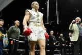 Прайс прошла Акино в бою за три титула