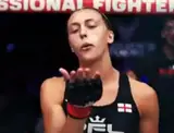 Дитчева разбила и сломала Сантос в финале PFL 2024: видео