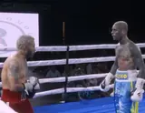 Самый татуированный боксёр в мире побил экс-чемпиона: видео
