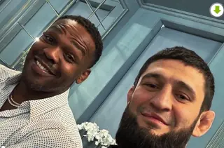 Чимаев поборол Джонса. Тот убежал, требовал не снимать: видео