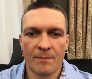 Александр Усик отказался от всех поясов: заявление чемпиона