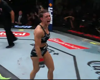 Дерн засабмитила Рибас: все результаты UFC Fight Night 249