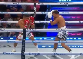 Хаос в ринге! Ривера и Кордова не смогли определить получемпиона WBA: видео