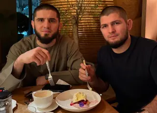Махачев отказался от боя с Топурией 