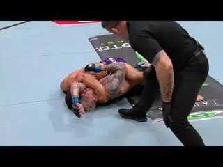 Царукян удосрочил Хукера. Видео лучших моментов UFC Катар