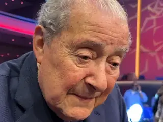 «Много вопросов». Арум о возвращении Ломаченко 