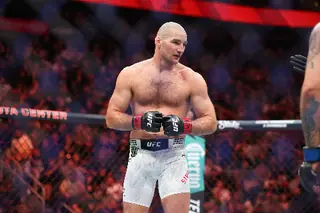 Стриклэнд недоволен боссами UFC, хочет драться с Полом. Шоумен отреагировал